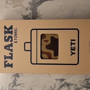 NWT Yeti Flask & Funnel - Camo